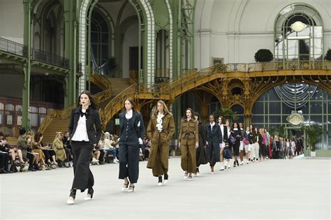 chanel parigi 2019 la prima sfilata di virginie viard